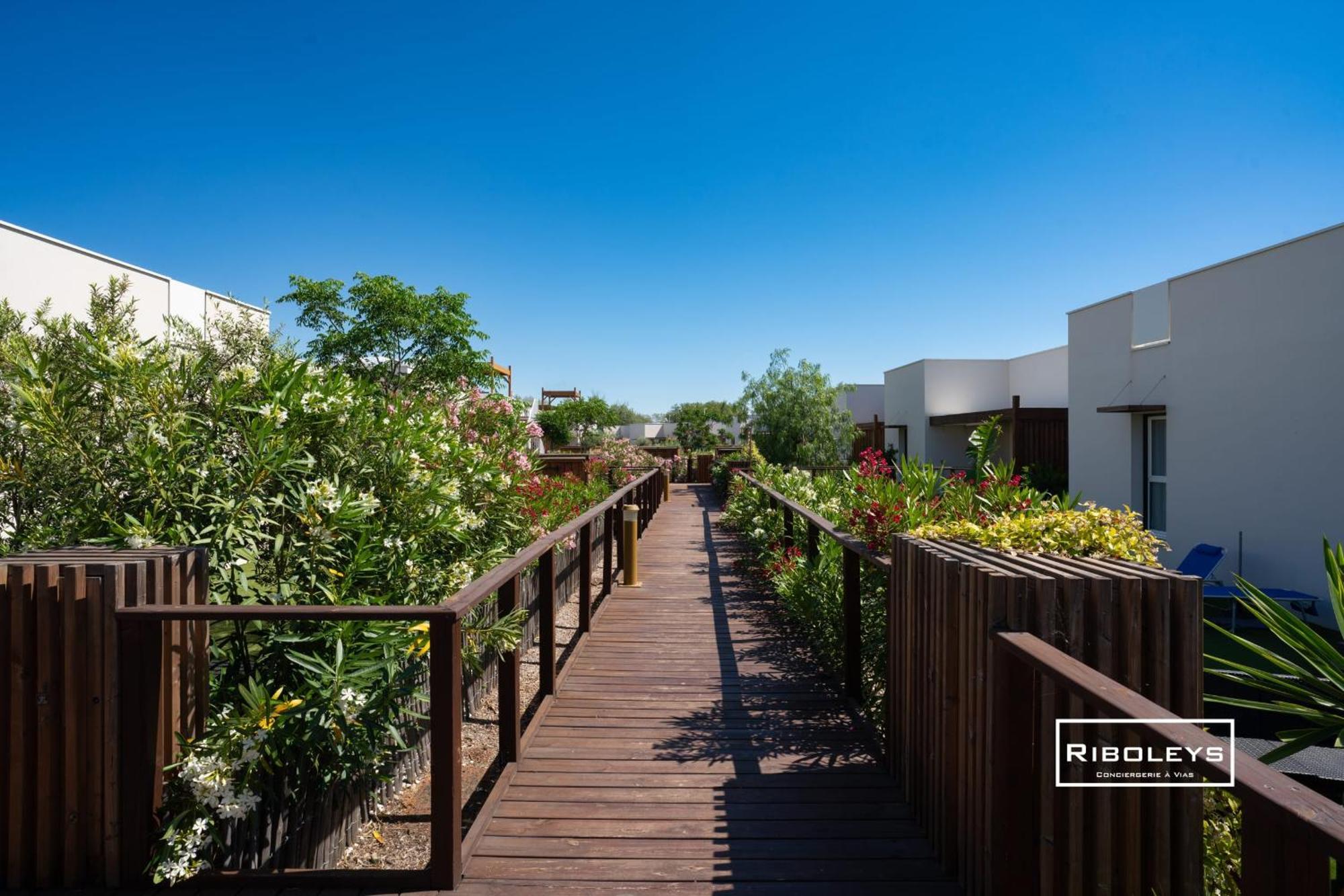 Marina Lodge - Villa T3 en résidence avec piscine Vias Exterior foto
